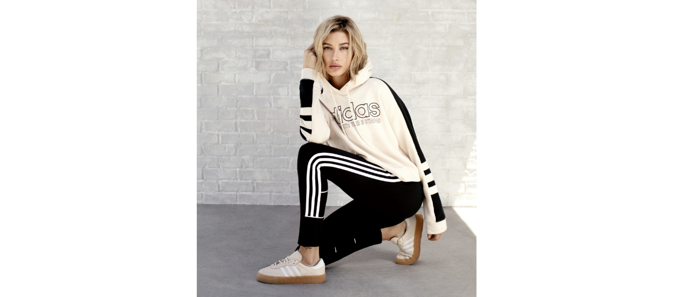 Hailey Baldwin trägt adidas Originals Samba Rose